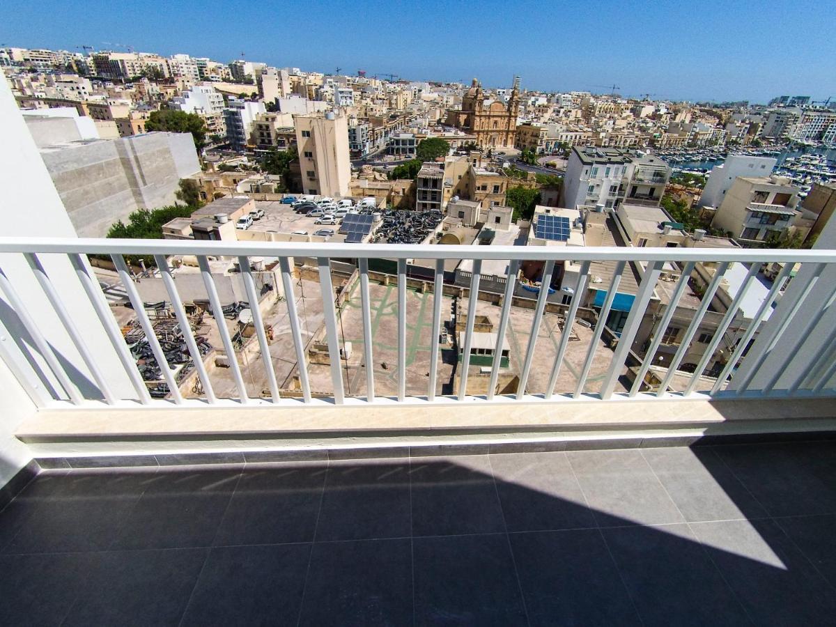 F12 Room 1, Private Room Two Single Beds Shared Bathroom In Shared Flat Msida Exterior photo