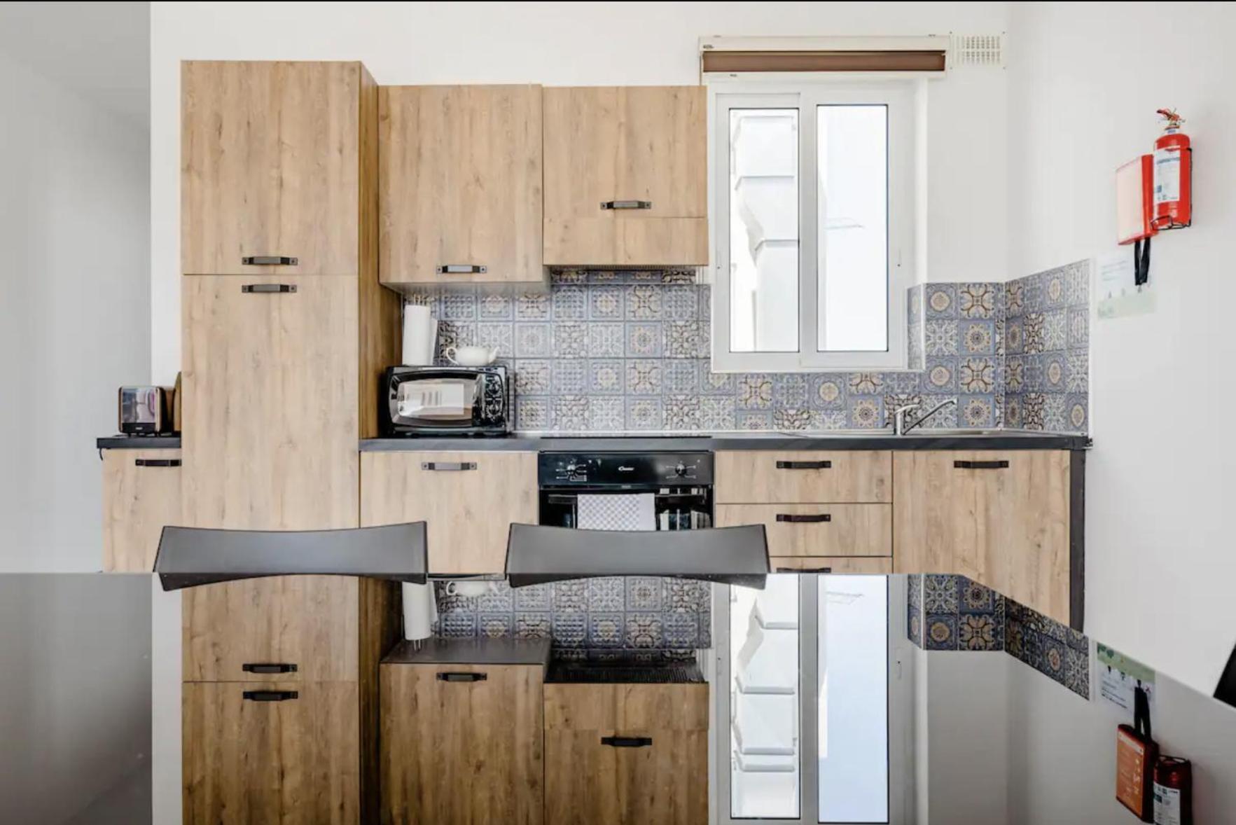 F12 Room 1, Private Room Two Single Beds Shared Bathroom In Shared Flat Msida Exterior photo